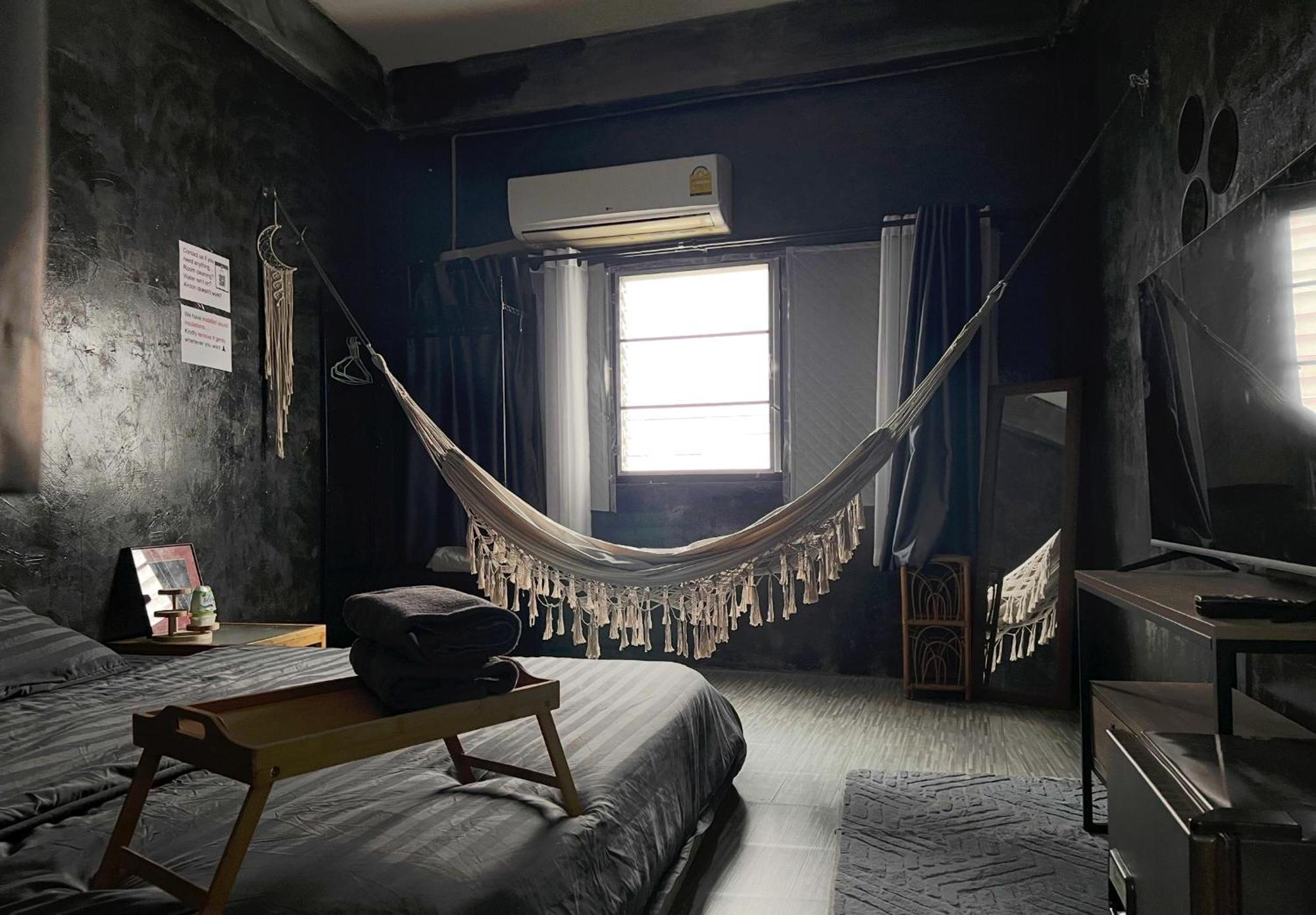 Strays Hostel *