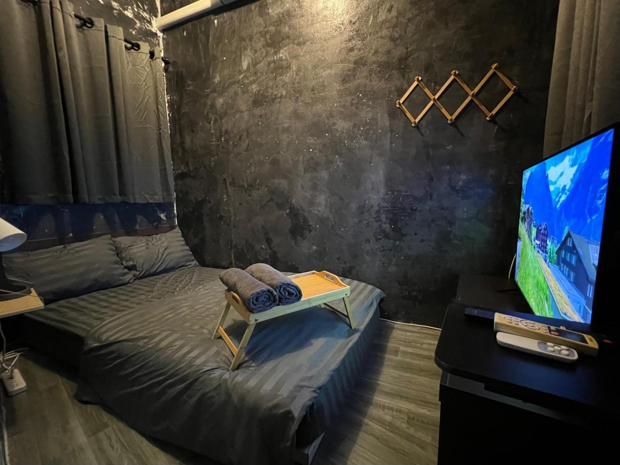Strays Hostel Bangkok
